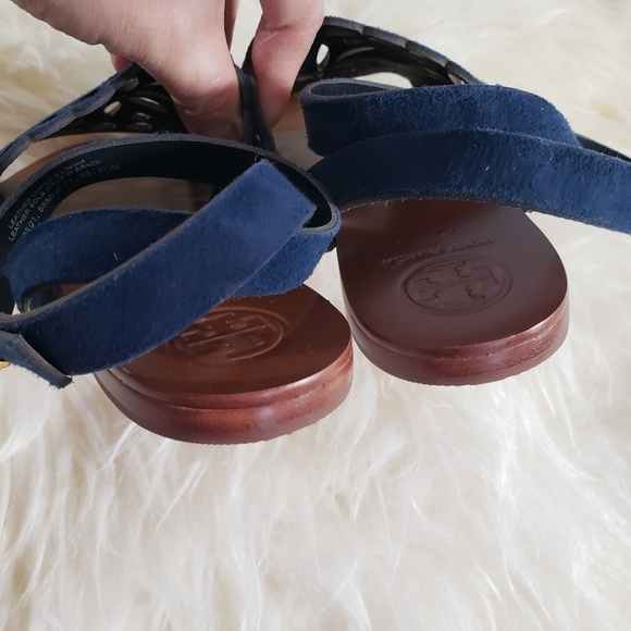 Like New Tory Burch May Perforated Navy Open Toe Suede Ankle Strap Sandal Sz 5.5 - Picture 6 of 10